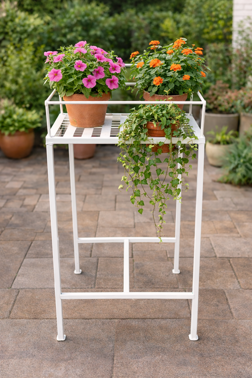 20-Inch Metal Plant Pot Stand (White)
