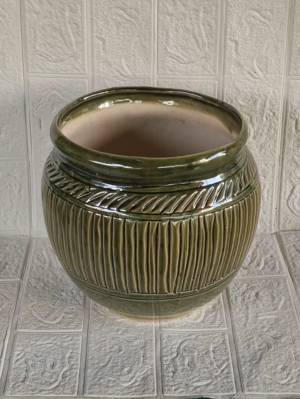 The Chevron Rib Urn