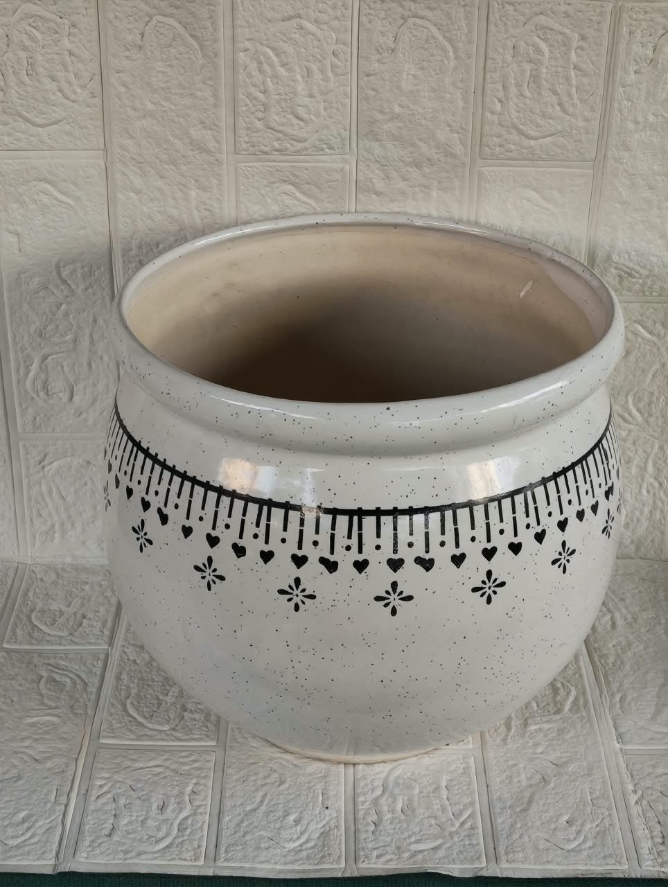 The Heart Lace Urn