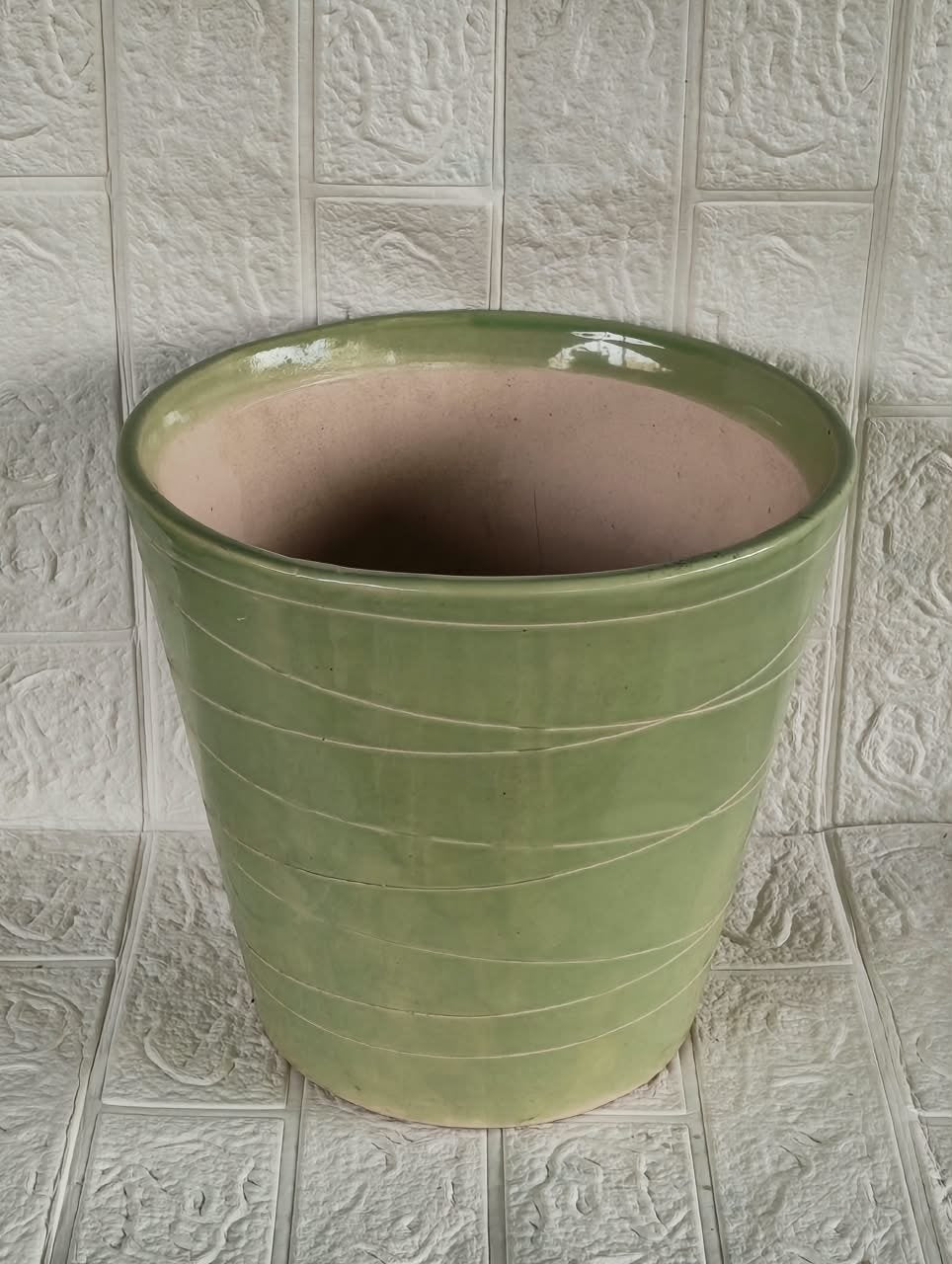 The Plain Ribbed Urn