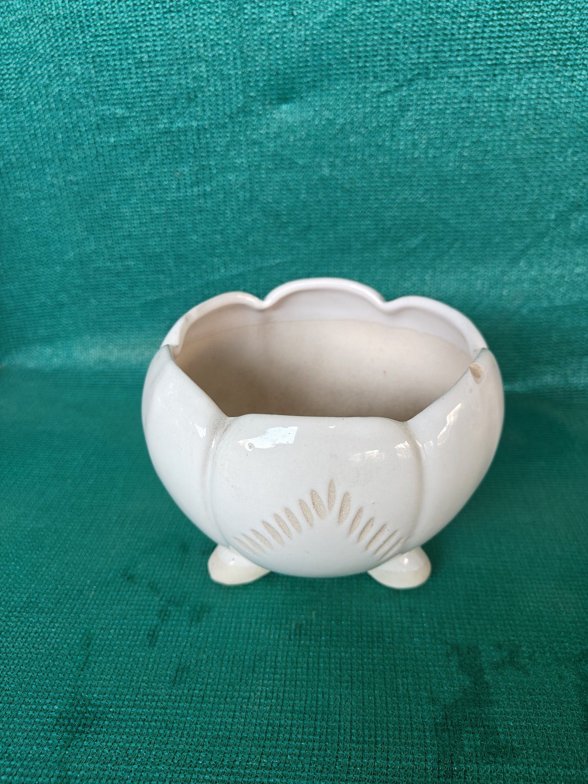 The Sunburst Footed Ceramic Planter