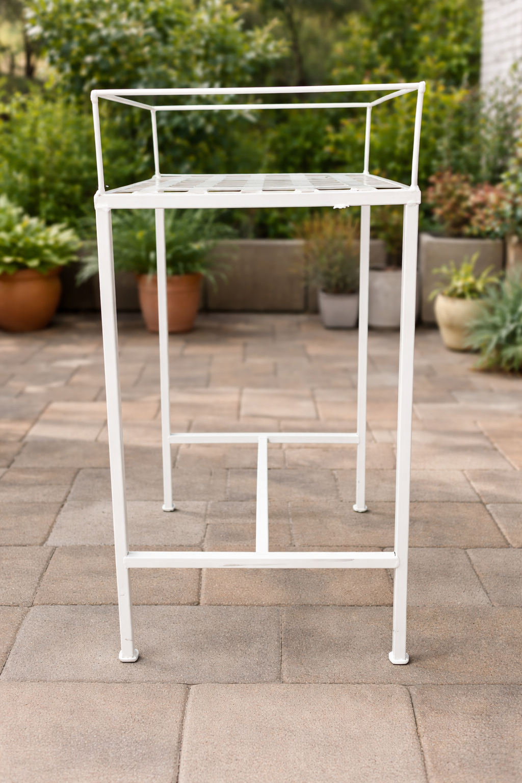 20-Inch Metal Plant Pot Stand (White)