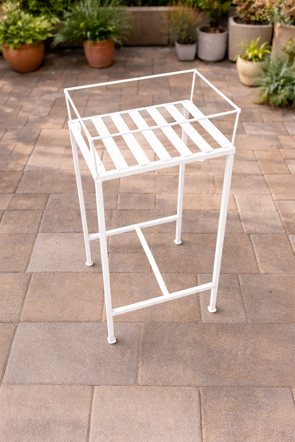 20-Inch Metal Plant Pot Stand (White)